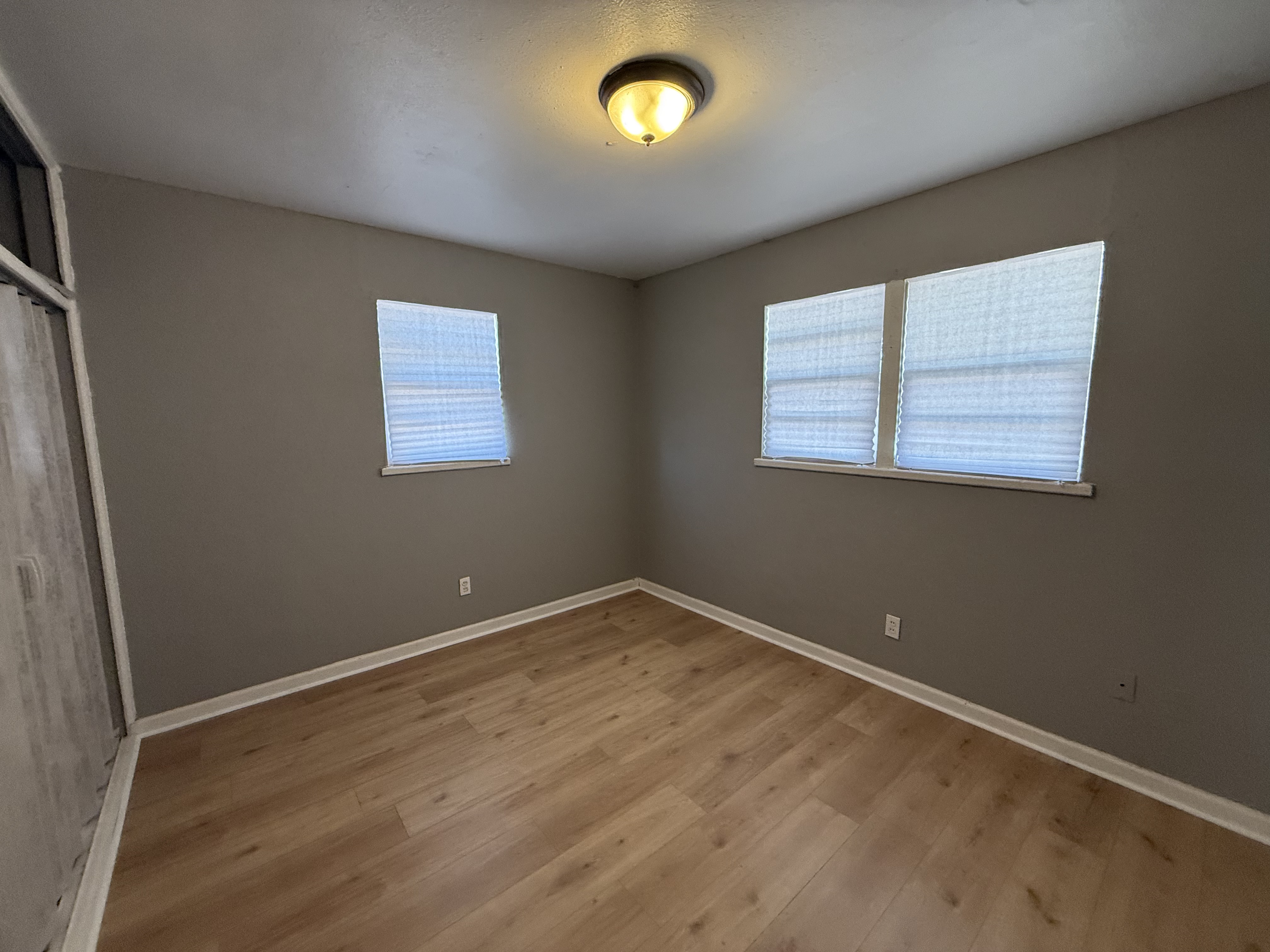 3003 Walnut photo 3