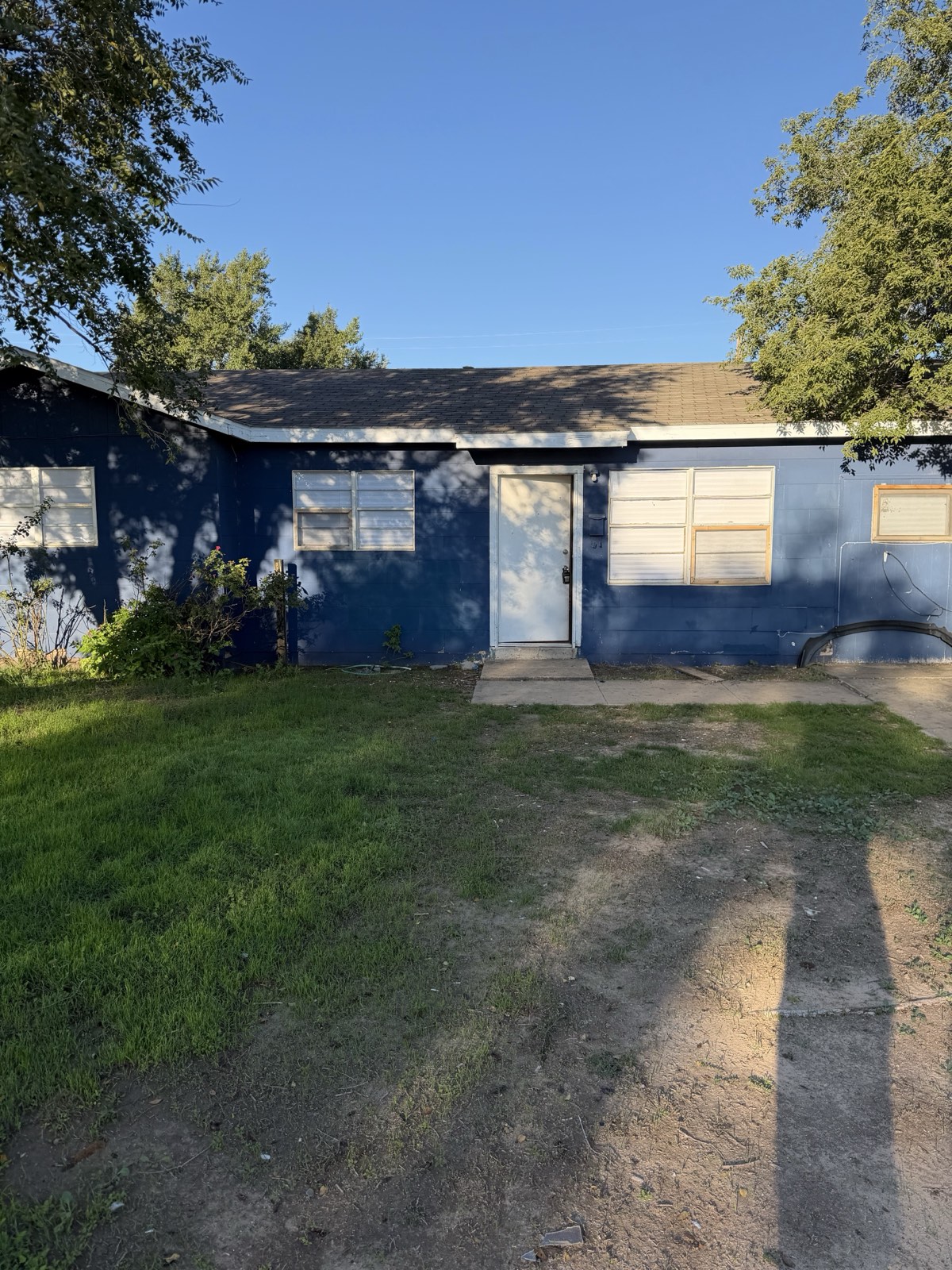 3011 N. Hill photo 1