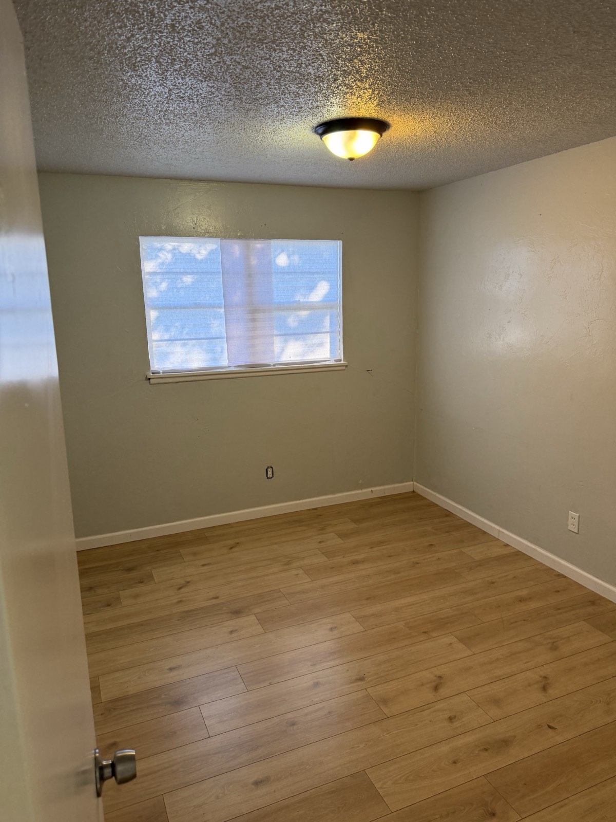 3011 N. Hill photo 5