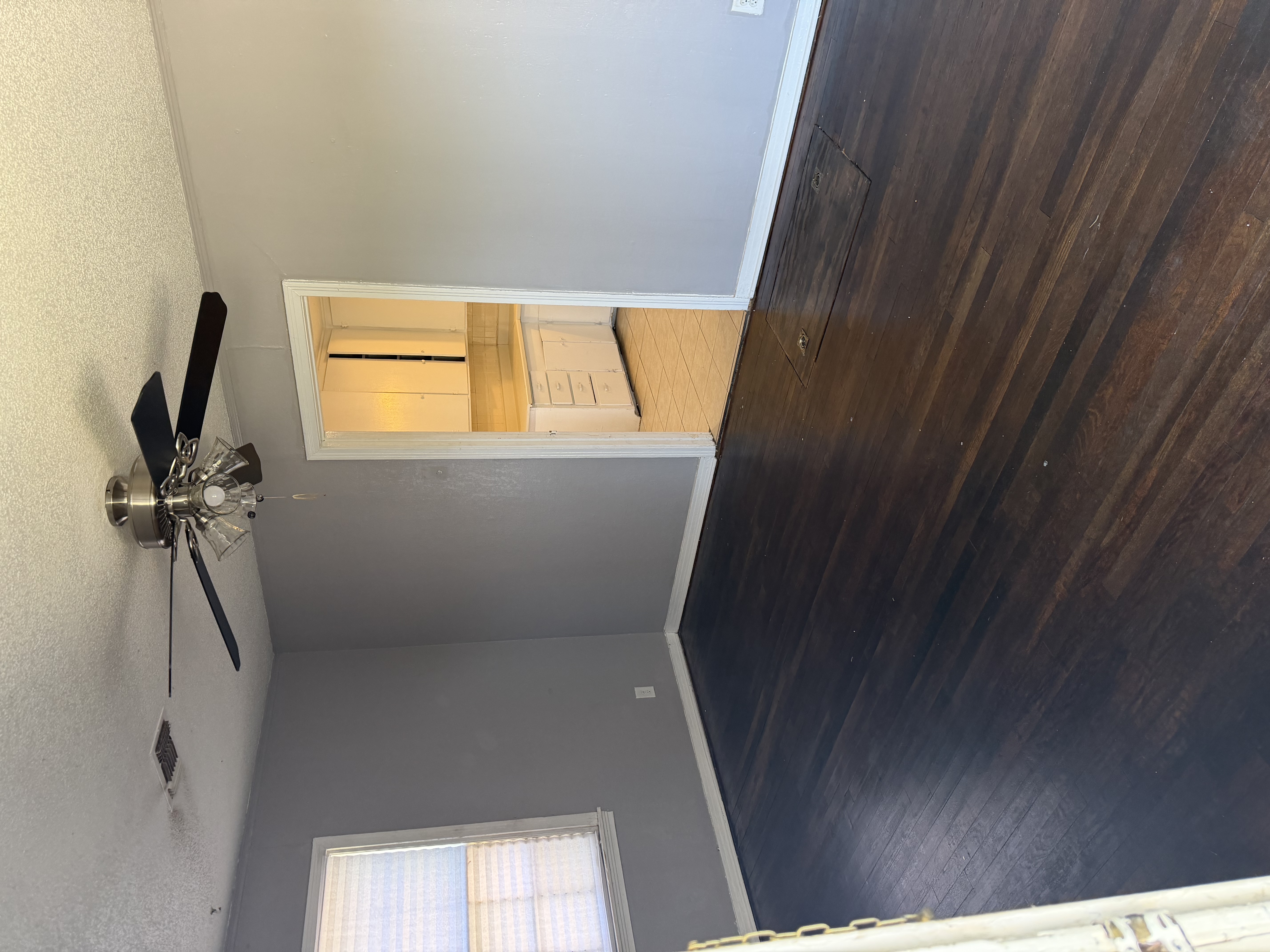 3811 S Tyler photo 2
