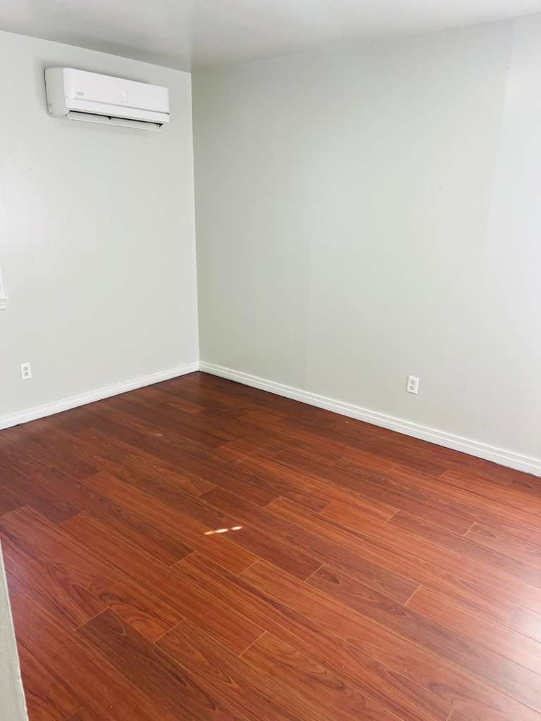 4011 S. Monroe photo 3