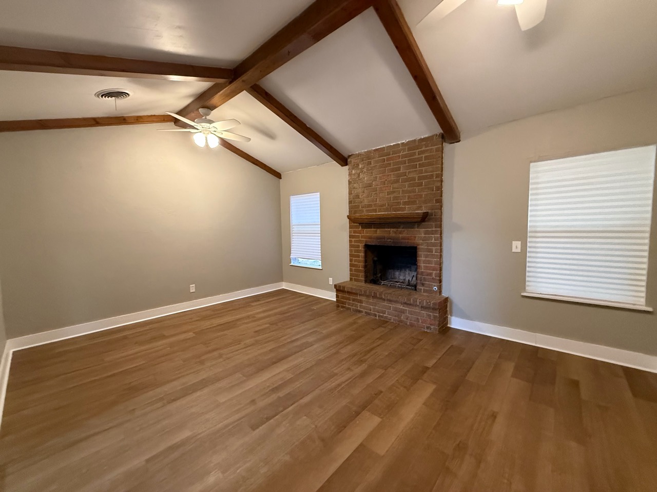 5206 Leland photo 4