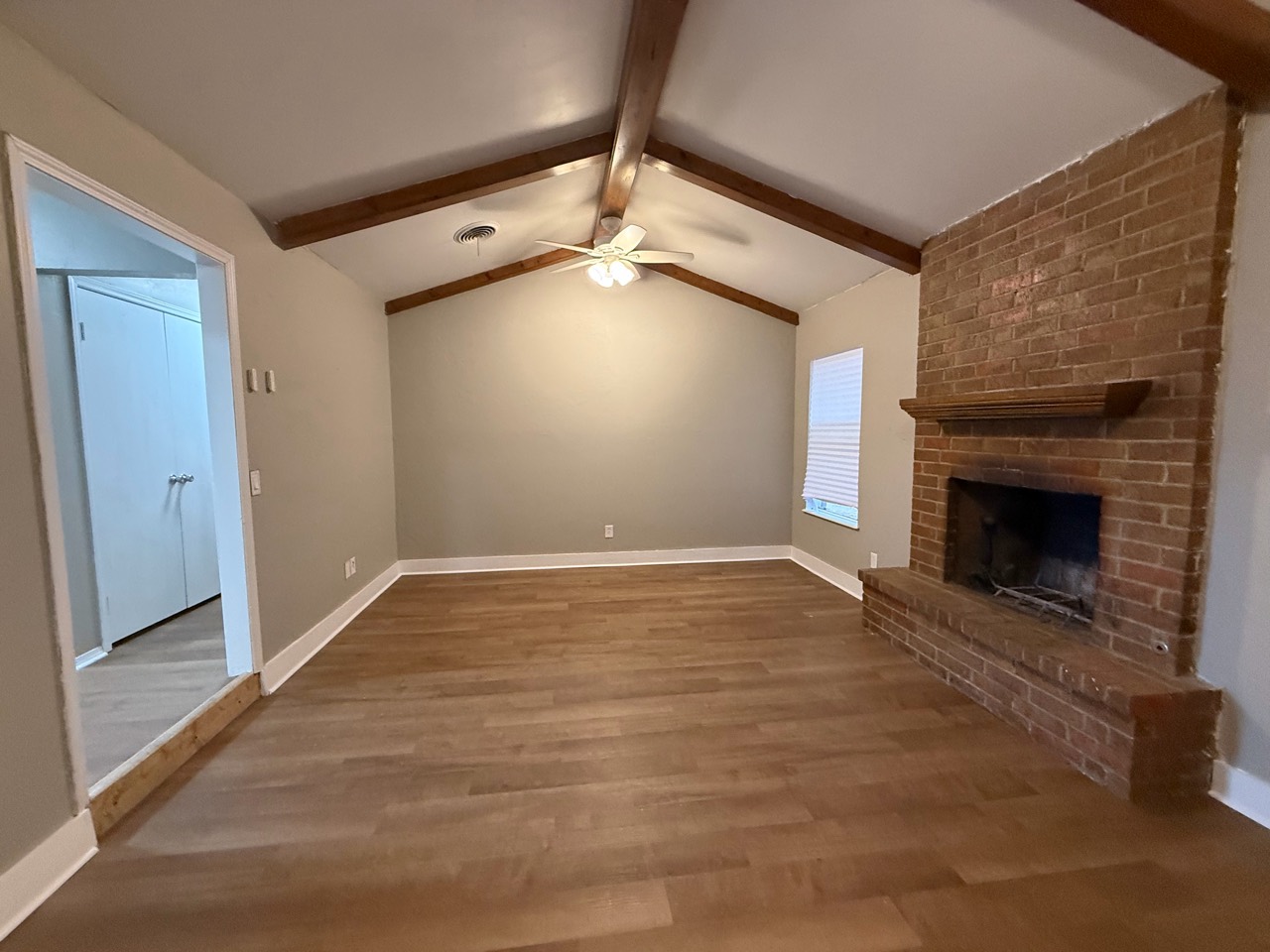 5206 Leland photo 5