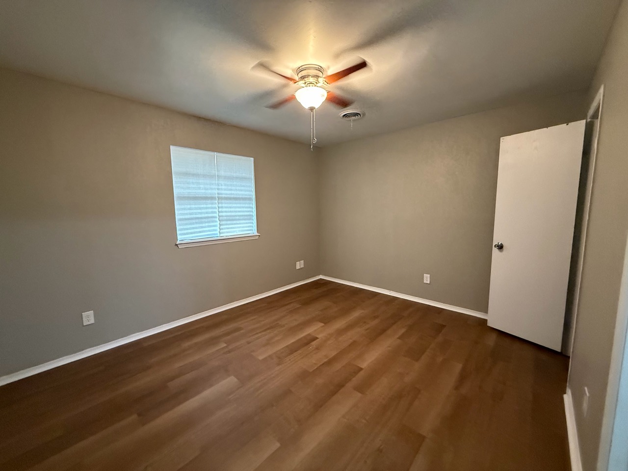 5206 Leland photo 7