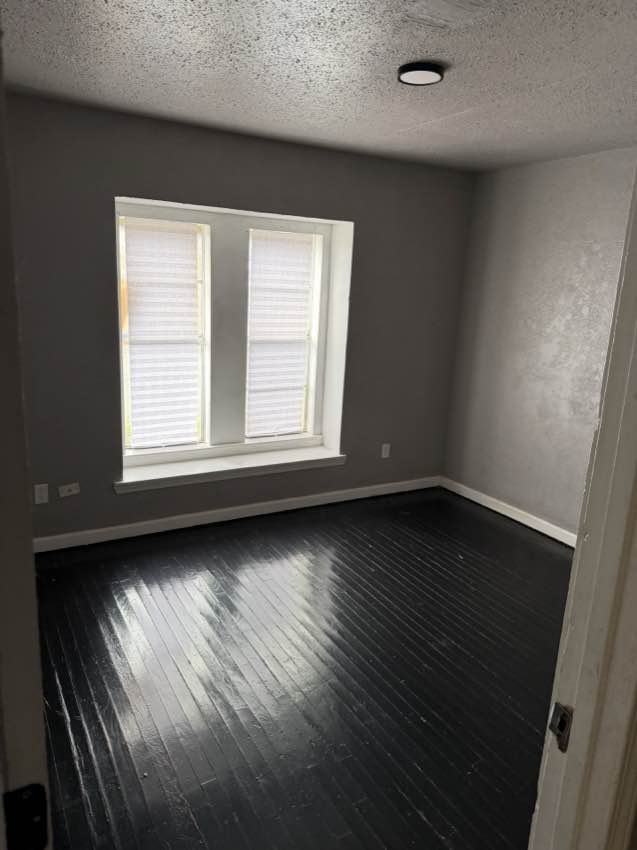 81 N. Independence photo 3