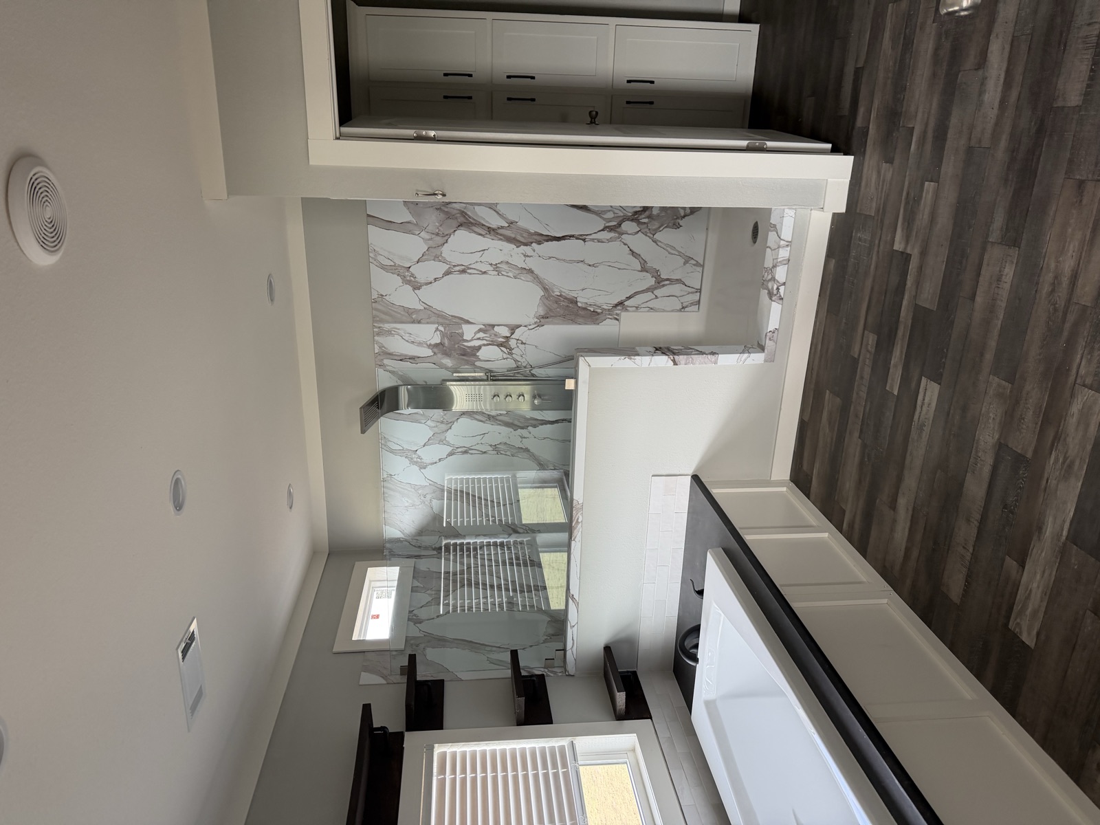 Kitchen with island