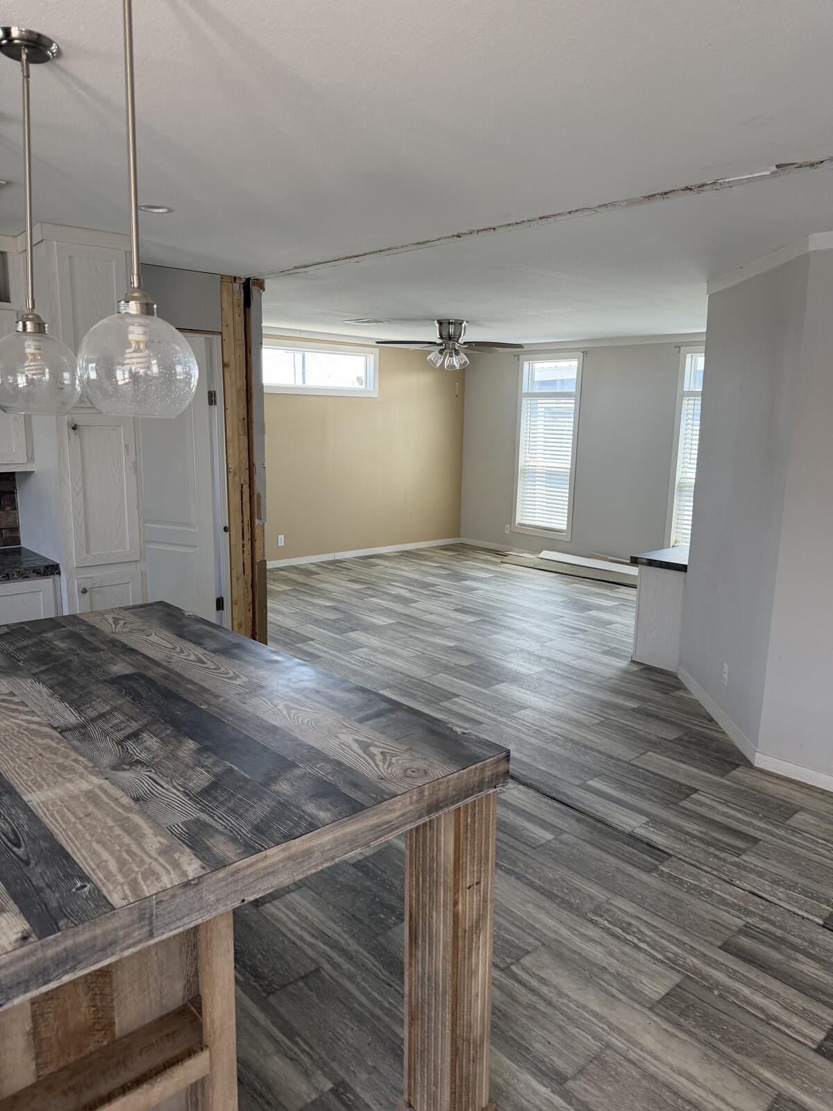 2021 Champion 32×62 — Living room
