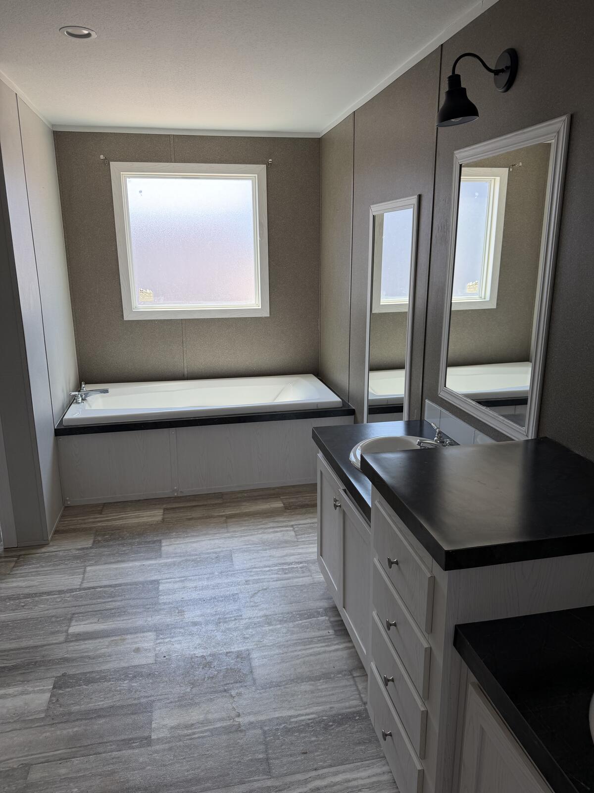 2021 Champion 32×62 — Interior detail