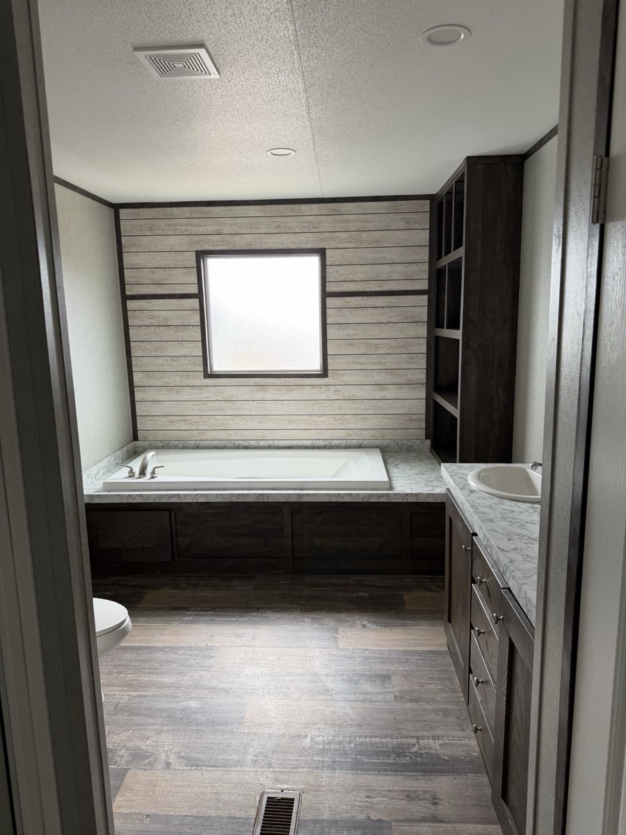 2021 Jessup Jefferson 32x60 interior