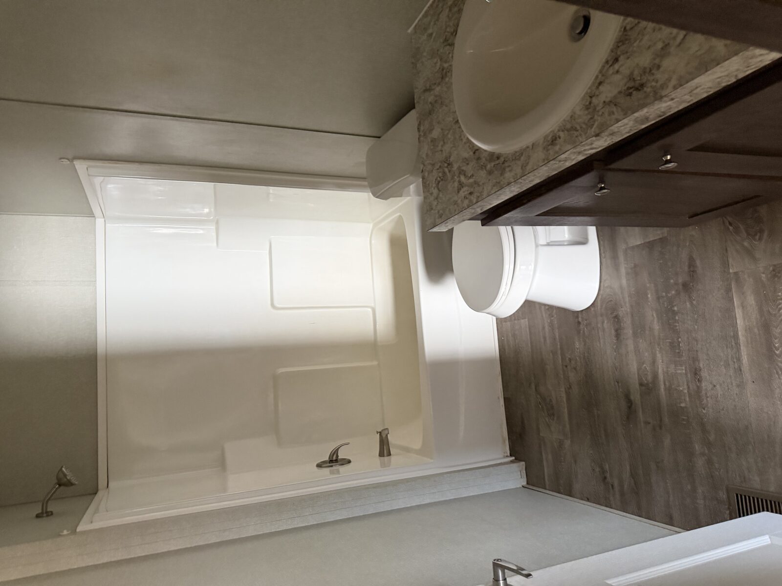 2024 Jessup Rosewood 28×64 — Bathroom