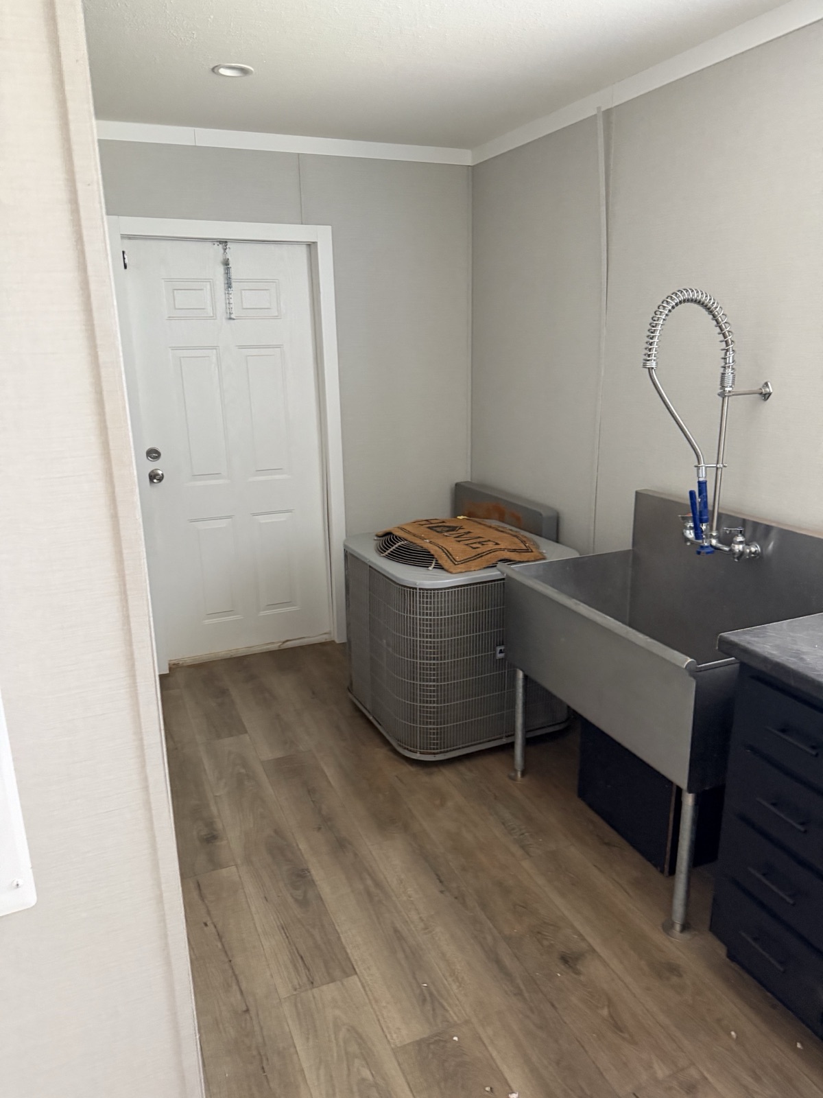 2025 Champion 32x76 utility room