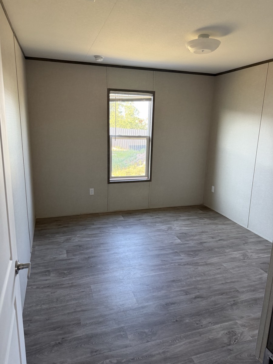 2025 Jessup Panama 28×56 — Bedroom with window