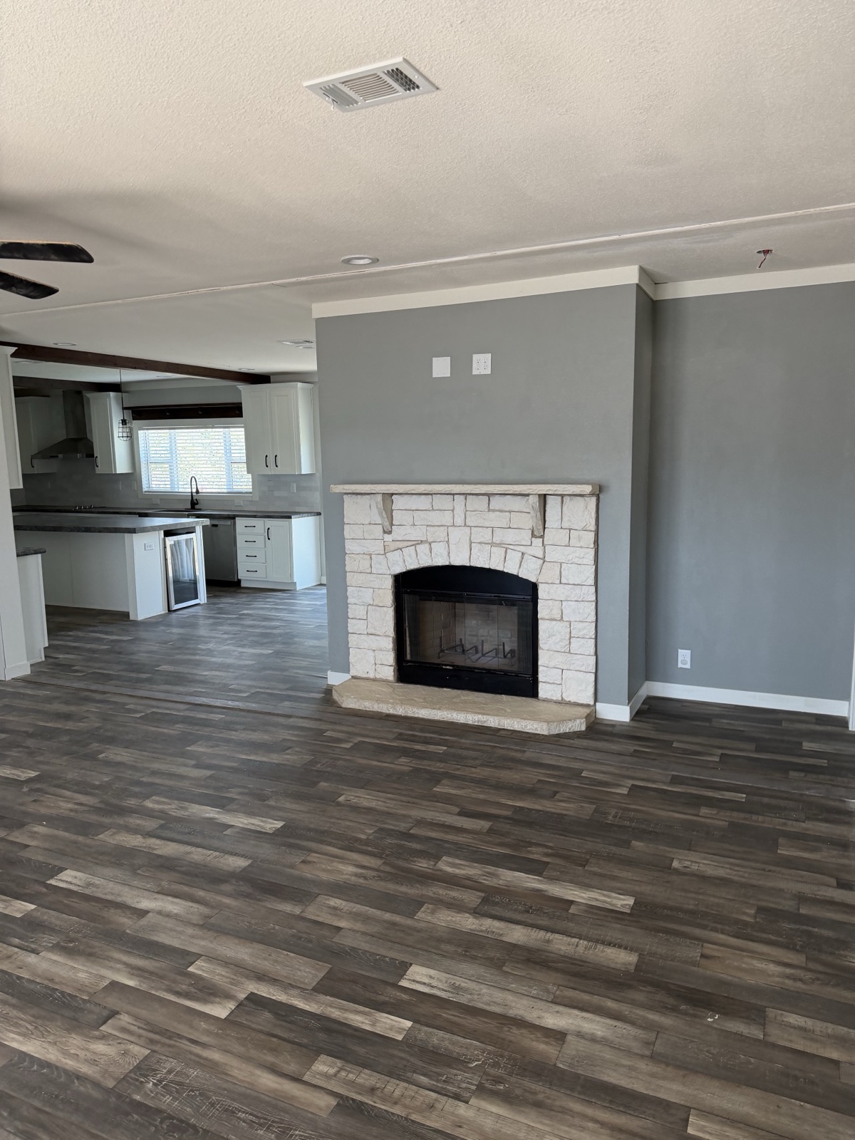 2025 Palm Harbor Keystone 30x76 open living and kitchen