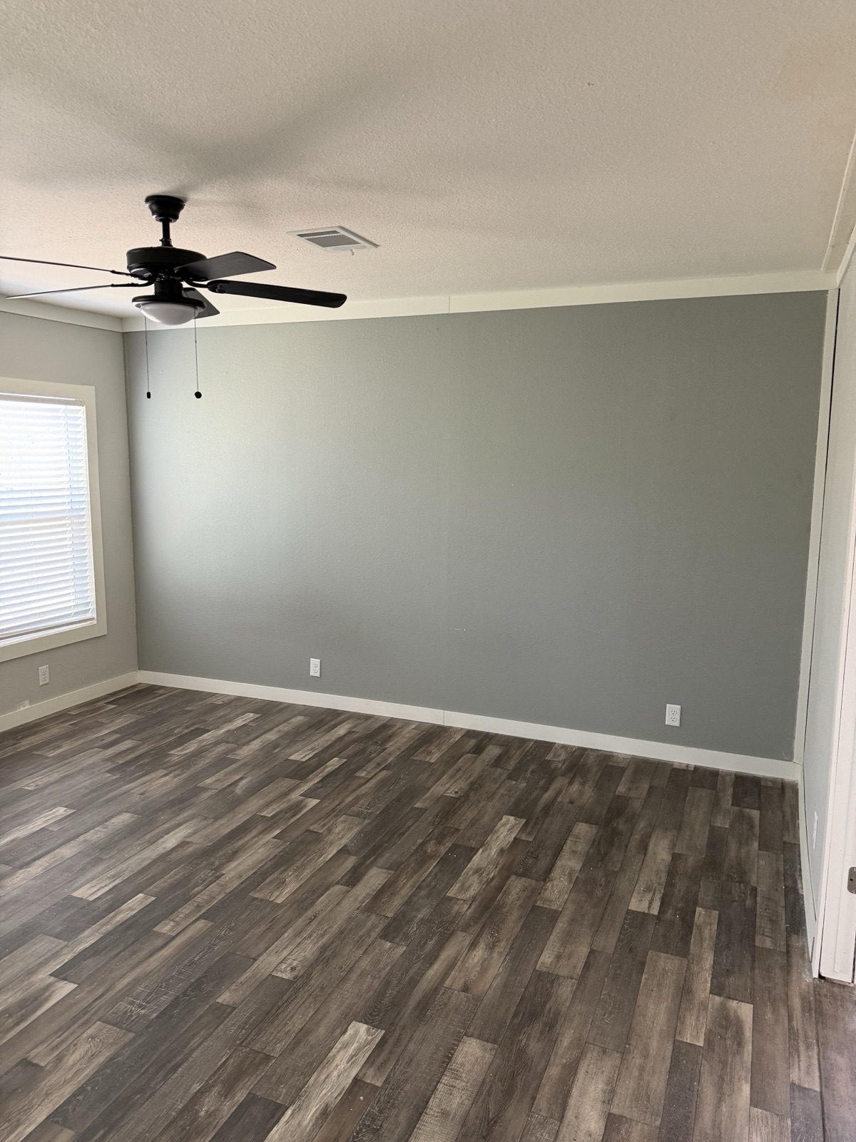 2025 Palm Harbor Keystone 30x76 island kitchen