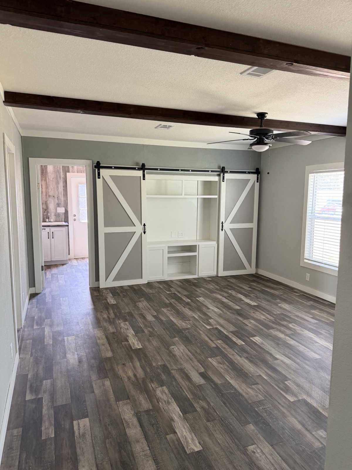 2025 Palm Harbor Keystone 30x76 bathroom with soaking tub